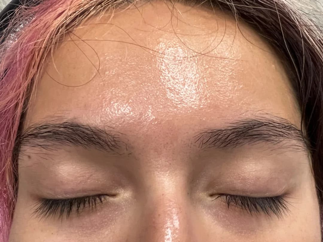 A client's eyebrows before threading at Shubh Beauty